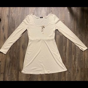 Long sleeve dress with bow